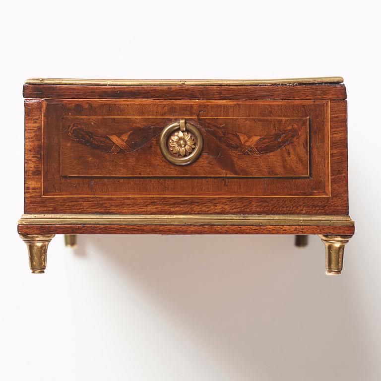 A Gustavian marquetry box with cover by G Haupt (1770-1784).