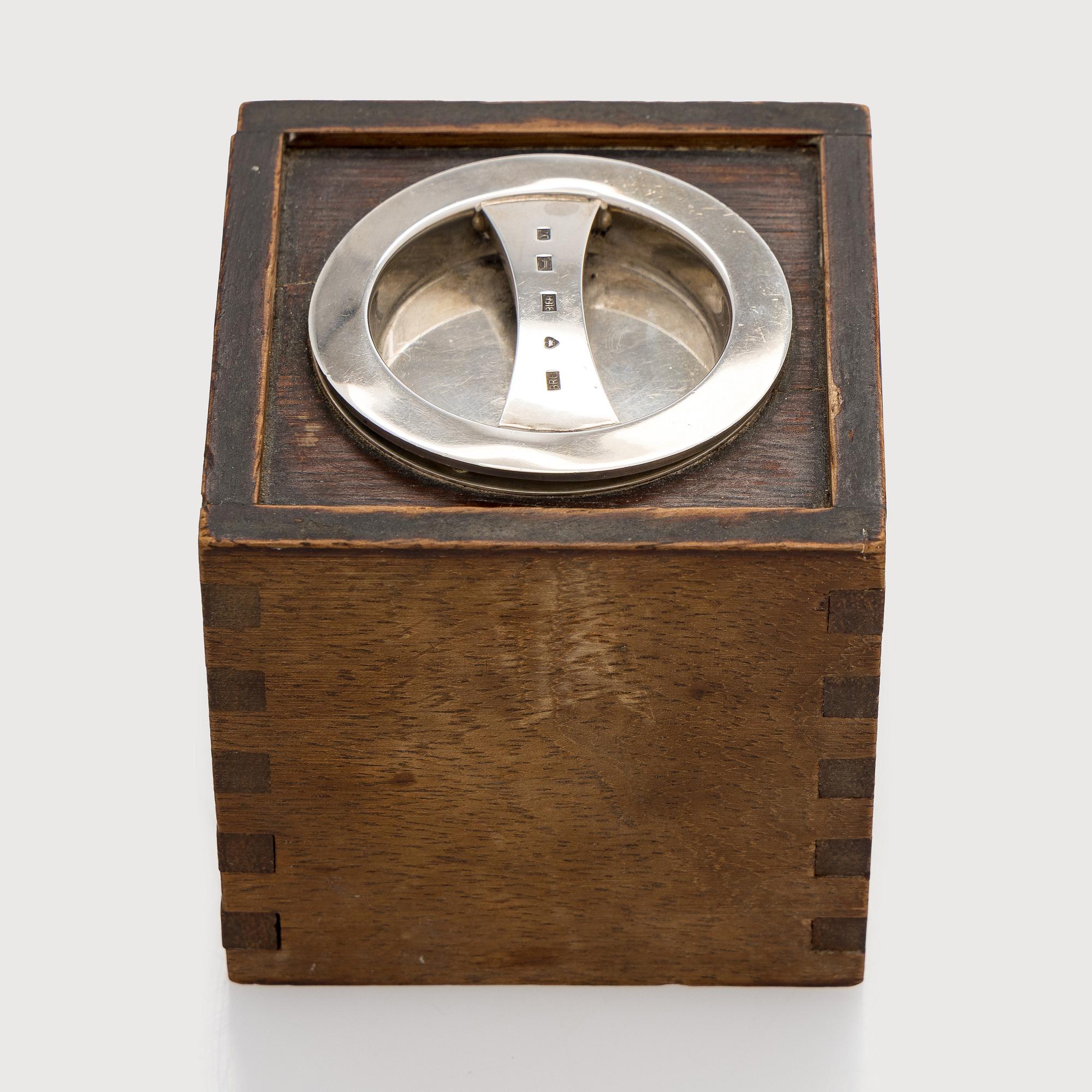 Bertel Gardberg, tedosa, teak och lock i silver, märkt BRG, silver 916H, Helsingfors 1957.