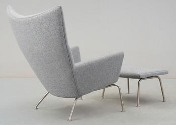 FÅTÖLJ OCH FOTPALL, "Wing Chair", modell CH445 och CH446, Hans J. Wegner, Carl Hansen & Son, Danmark, 2012.