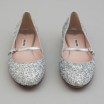 MIU MIU, ballerinaskor , storlek 38 1/2.