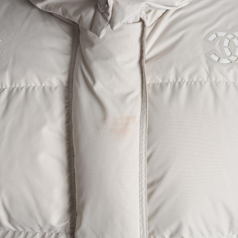 Chanel, down coat, size Fr 40.