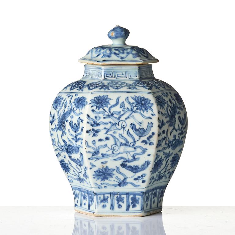 A blue and white faceted 'lotus and birds' jar with cover, Ming dynasty (1368-1644).
