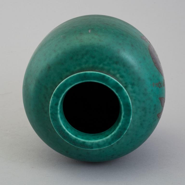 WILHELM KÅGE. Vas "Argenta", stengods, Gustavsberg.