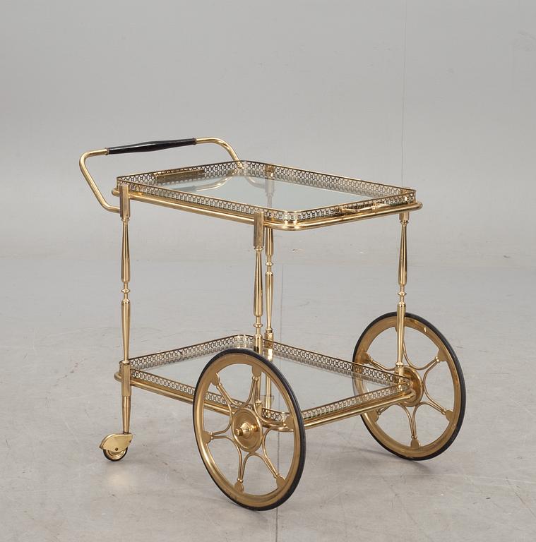 SERVERINGSVAGN, 1900-talets andra hälft.
