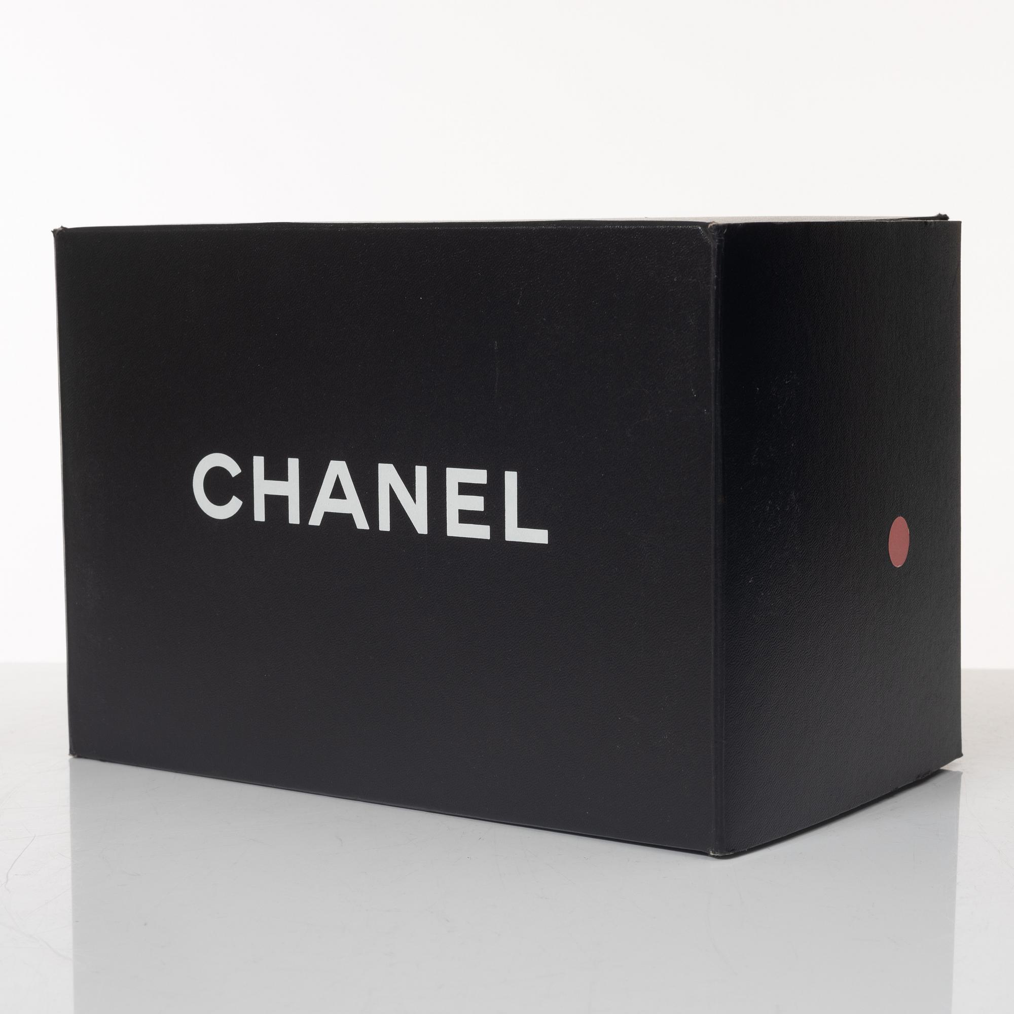Chanel, beauty box, "Sac a Vanity", 1996-1997.