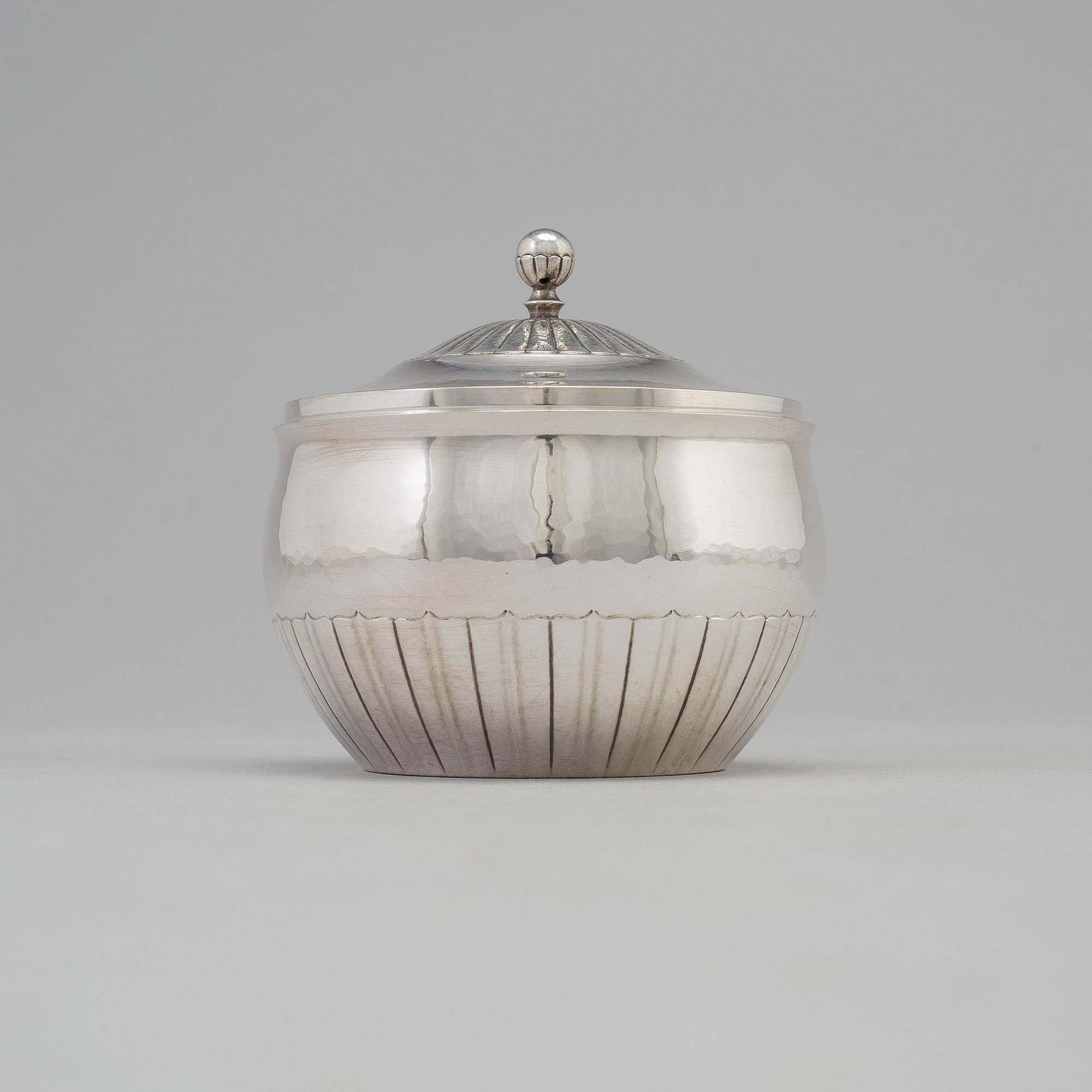 JOHAN ROHDE, Kaffeservis, 3 delar, "Cosmos", sterling silver, Georg Jensen, Köpenhamn, efter 1945.