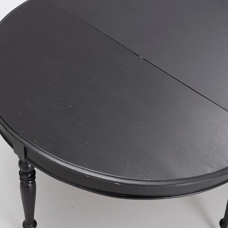 Dining table, second half of the 19th century.