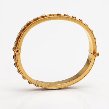 A ca. 22K gold bracelet with sapphires and pearls. Marchesini, Firenze Roma.