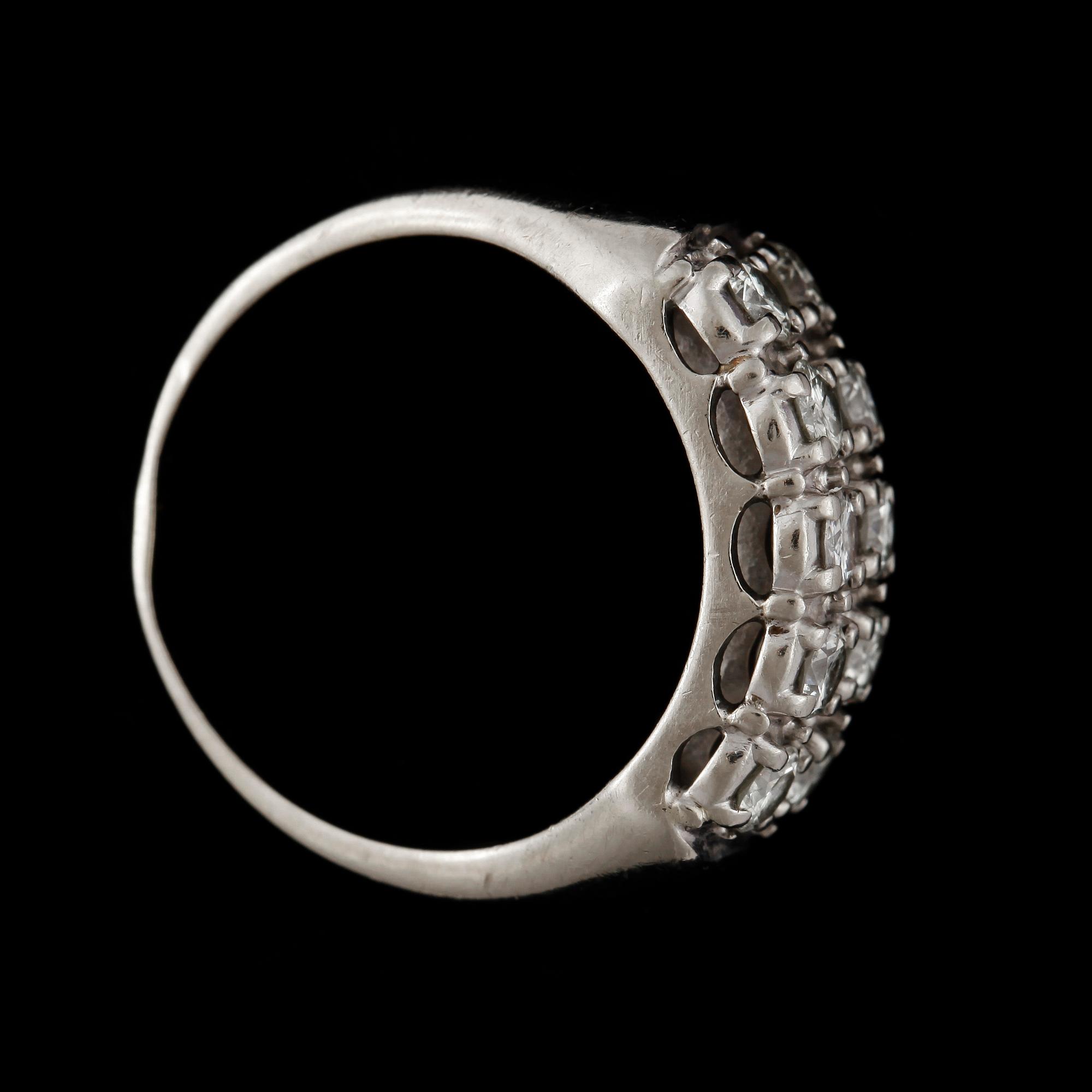 RING, 14k vitguld med briljantslipade diamanter tot ca1,00ct. 2000-tal. Vikt 5,4g.