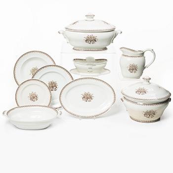 Wilhelm Kåge, 28 pieces of a ceamware 'Bruno' dinner service, Gustavsberg, Sweden, 1929-30.