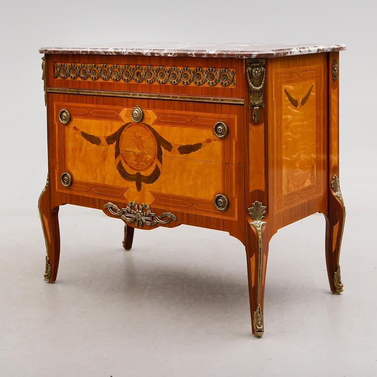 BYRÅ, gustaviansk stil, 1900-talets mitt.