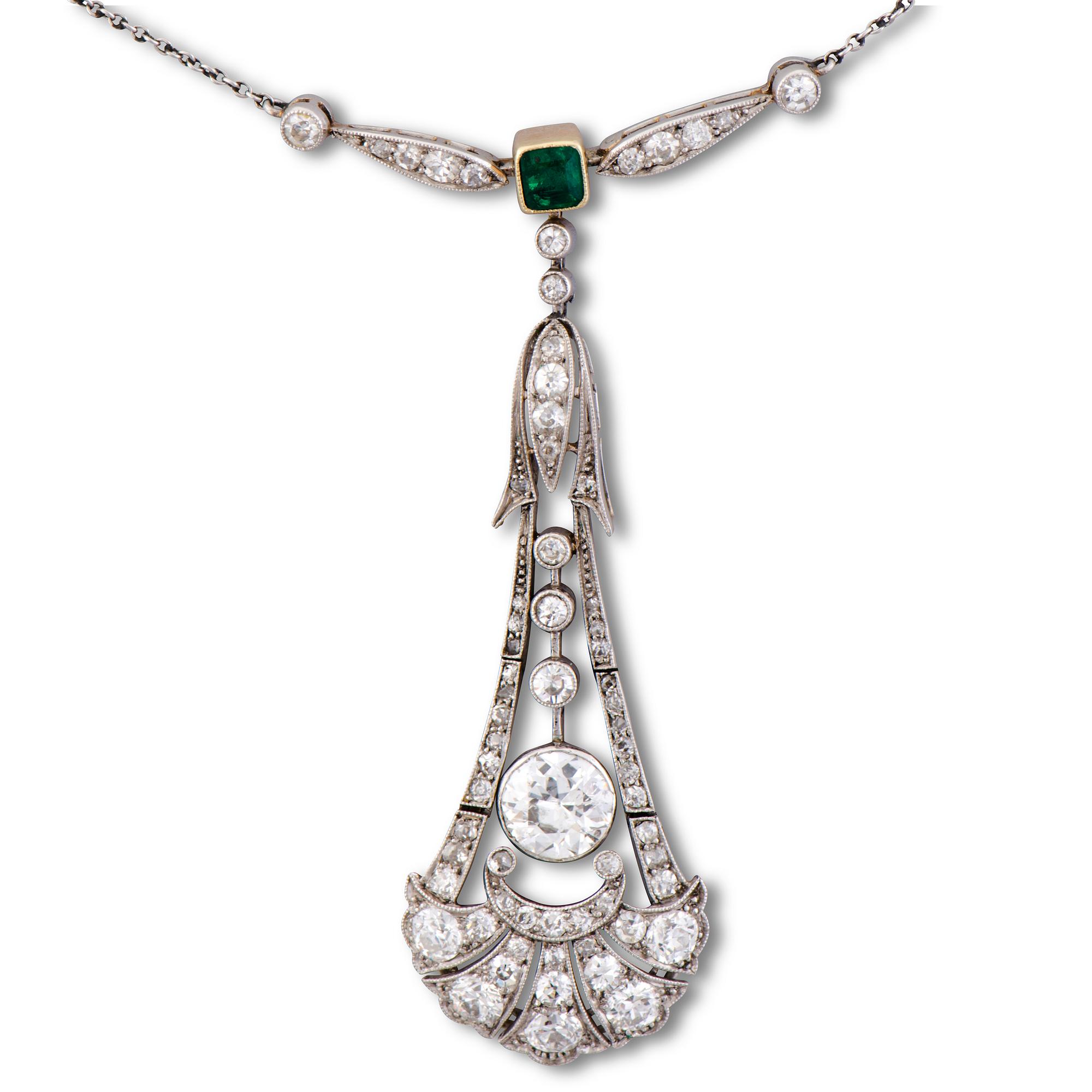 A PENDANT, old and 8/8 cut diamonds, emerald, platinum. Art Deco, c. 1920s.