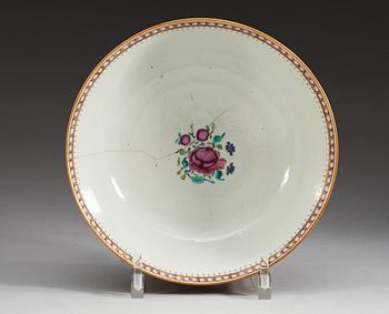 A famille rose armorial punch bowl, Qing dynasty, Qianlong (1736-95).