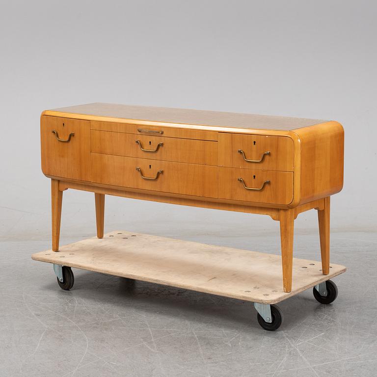 A dressing table and a mirror, Bodafors, probably 1940s.