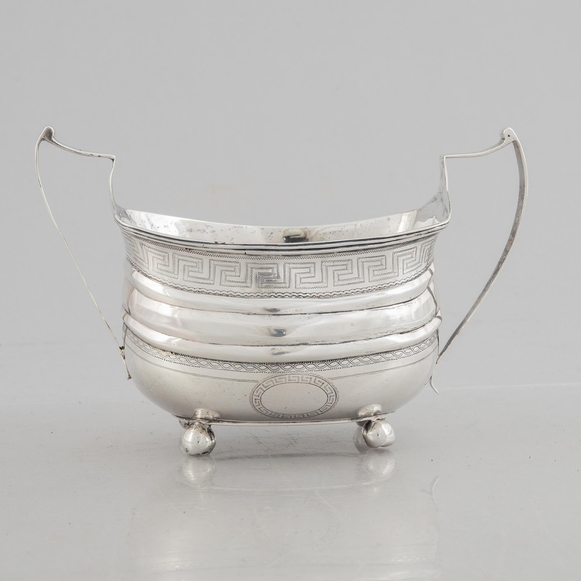 Walter Morisse & Son, skål med hänklar, silver, London, England 1885.