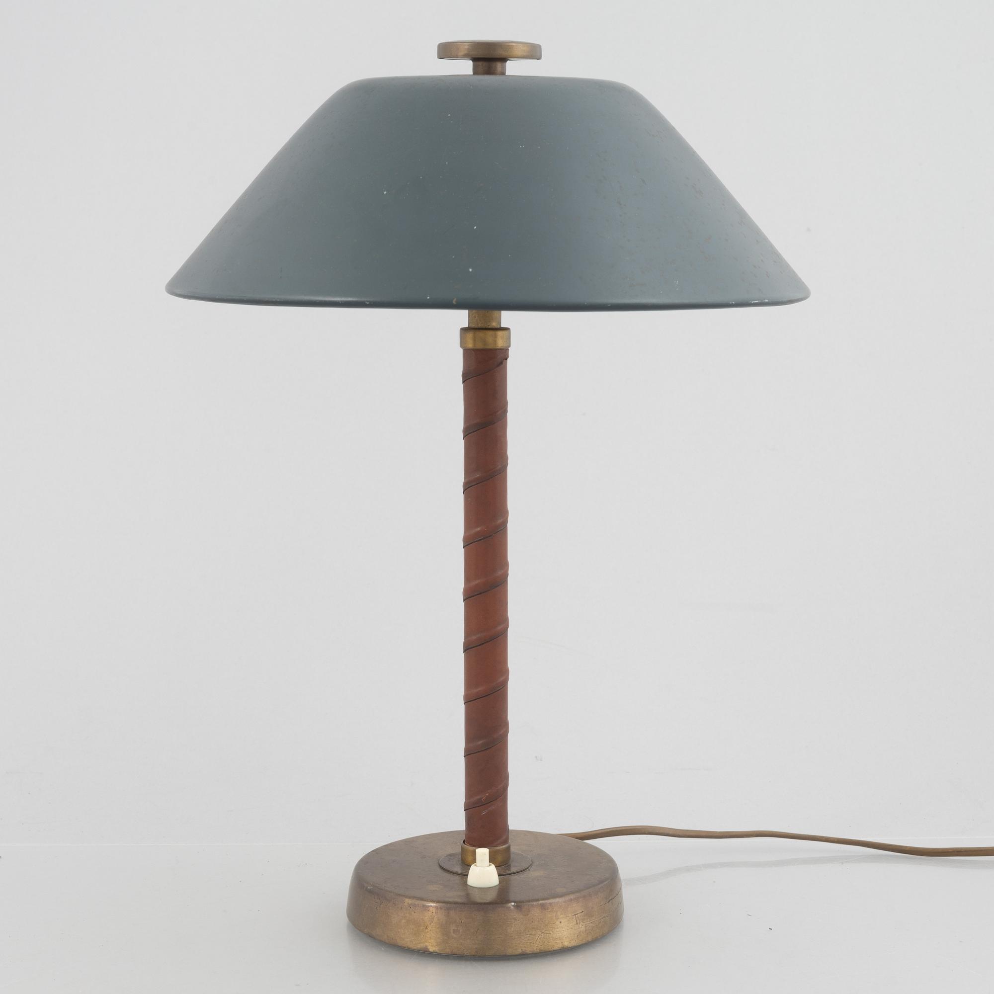 Einar Bäckströms Metallvarufabrik, bordslampa, modell 5014, 1940-tal.