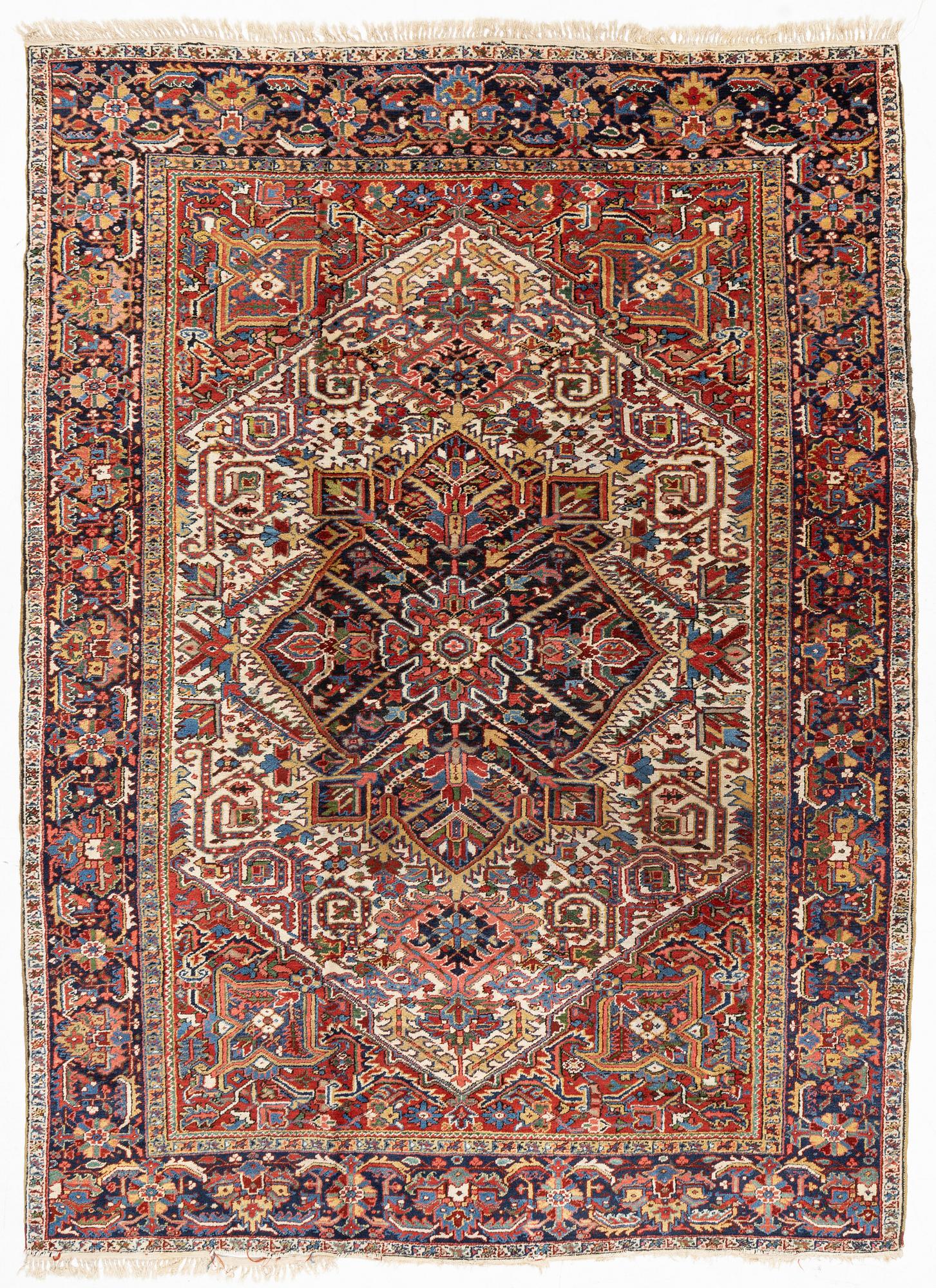 Matta, semiantik Heris, ca 345 x 255 cm.