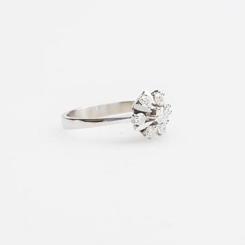 RING, 18K vitguld med briljantslipade diamanter ca 0.50 ct.