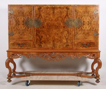 MATSALSGRUPP, 8 delar. Barockstil, 1900-tal.