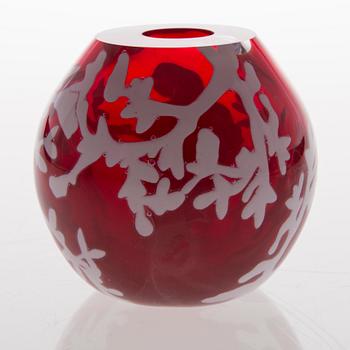 A graal vase signed Sini Majuri 2014.