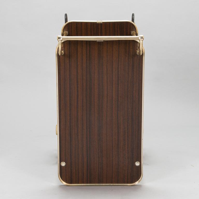 A serving trolley, last quarter of the 20th century.
