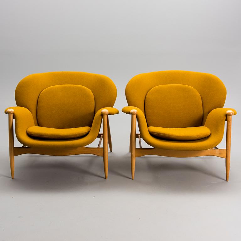 CARIN BRYGGMAN, A PAIR OF ARMCHAIRS.