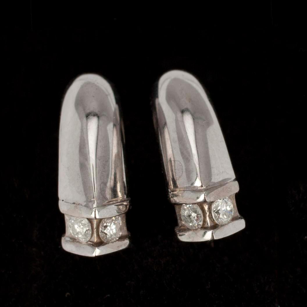 ÖRHÄNGEN, ett par, guld 14K, diamanter tot ca 0,1 ct, sent 1900-tal. Totalvikt ca 3 g.