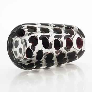 Saara Hopea, a 'Panther' glass vase, signed S. Hopea Nuutajärvi Notsjö -58.