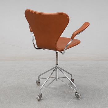 Arne Jacobsen, skrivbordsstol, "Sjuan", formgiven 1955.
