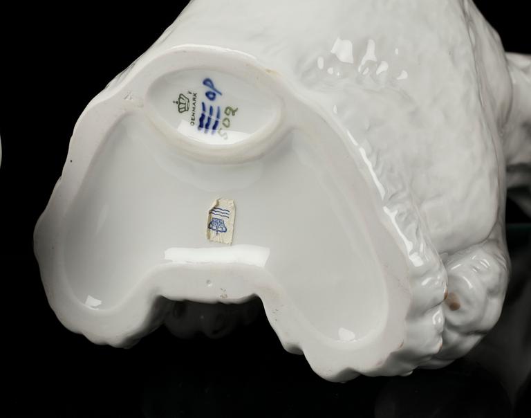 FIGURINER, 3 st, porslin, Bing & Gröndahl och Royal Copenhagen.