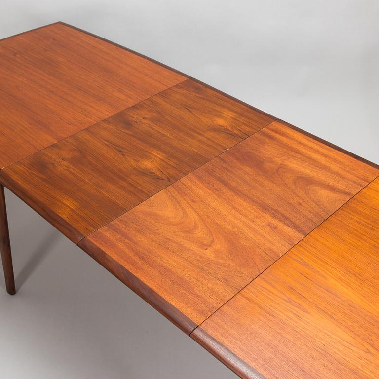 Arne Hovmand-Olsen, 1950's dining table and four chairs for Mogens Kold, A/S Kerteminde, Denmark.