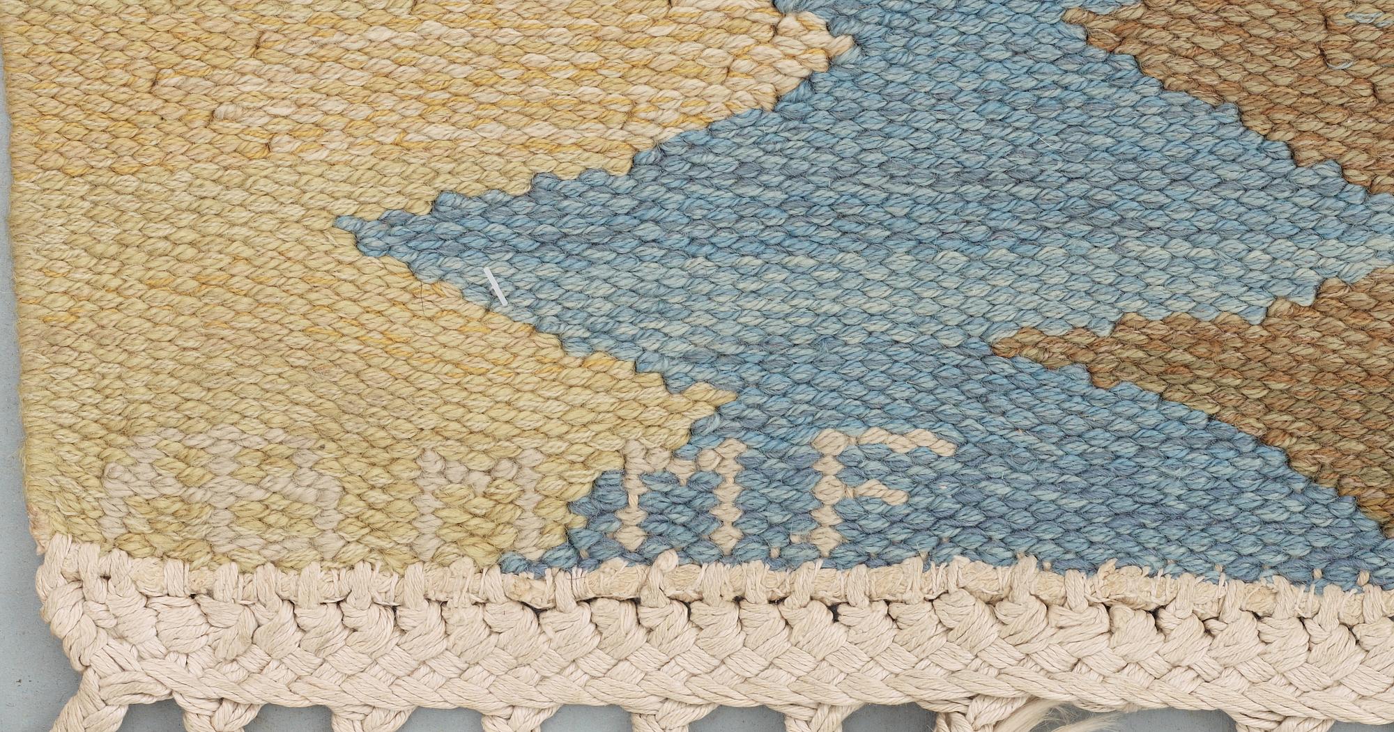 CARPET. "Solfläckar". Tapestry weave (Gobelängteknik). 612,5 x 413,5 cm. Signed AB MMF BN.