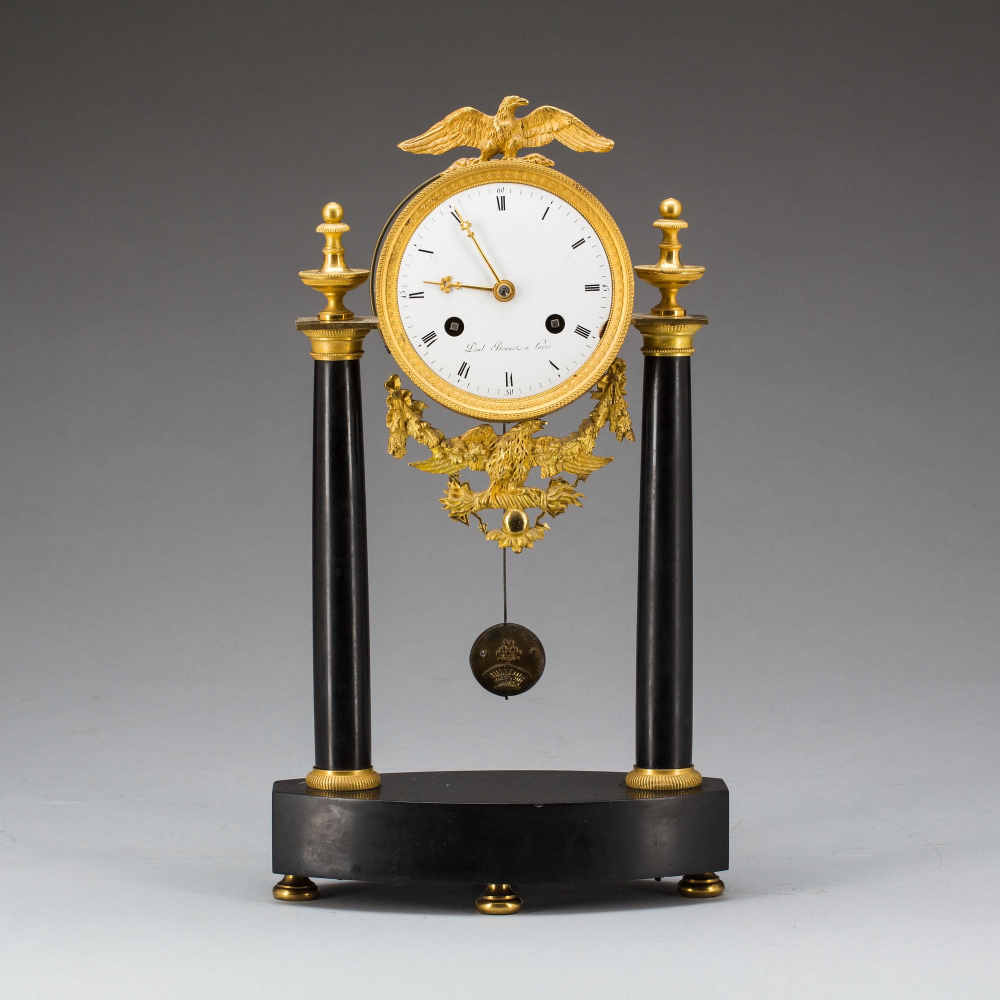BORDSPENDYL, sengustaviansk. 1700-tal. "Paul Brunet á Paris".