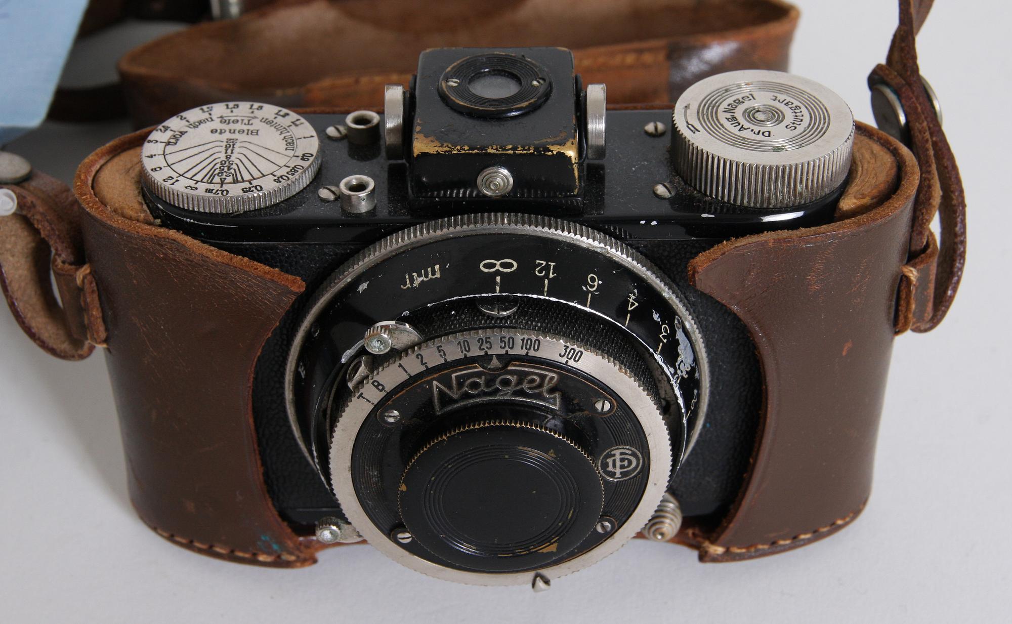 KAMEROR, 2 st, bl a Pontiac.