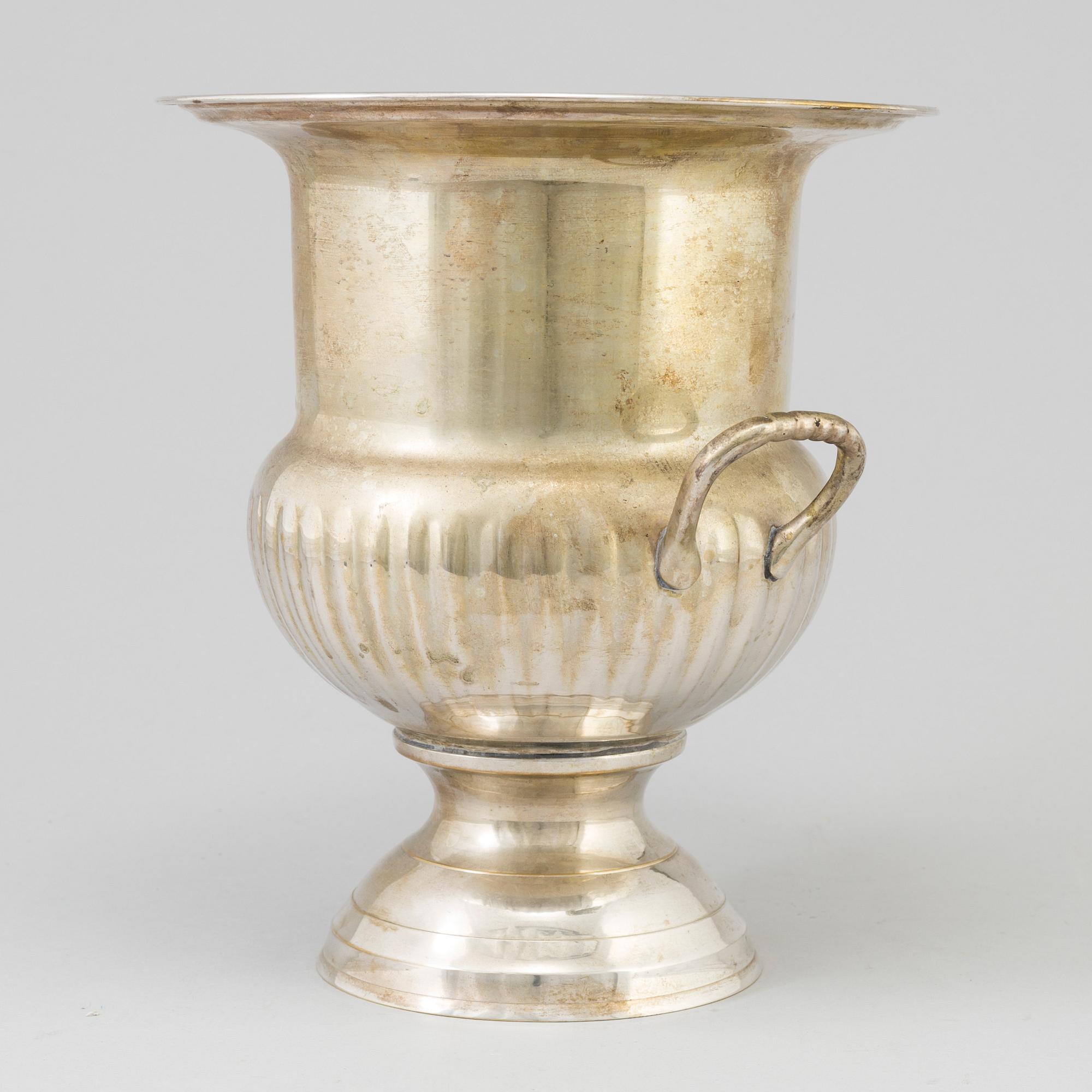 A late 20th century silver plate  Trophy Style Champagne Ice Bucket, International Silver Company Co., India.