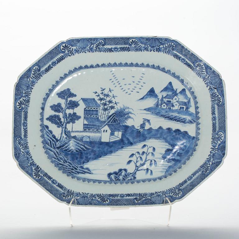 STEKFAT, porslin, Kina, Qianlong(1736-1795).
