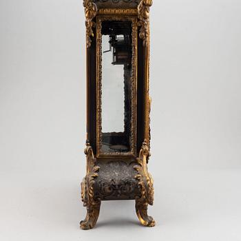 A French mantle clock, 19th century.