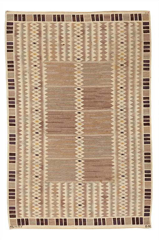 Barbro Nilsson, A CARPET, "Salerno grå" ("Kristianstad"), flat weave, ca 270 x 179,5 cm, signed AB MMF BN.