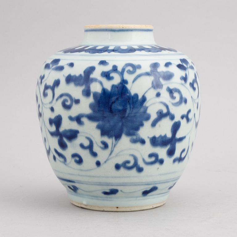 A Chinese blue and white ming style porcelain urn, 20th century.