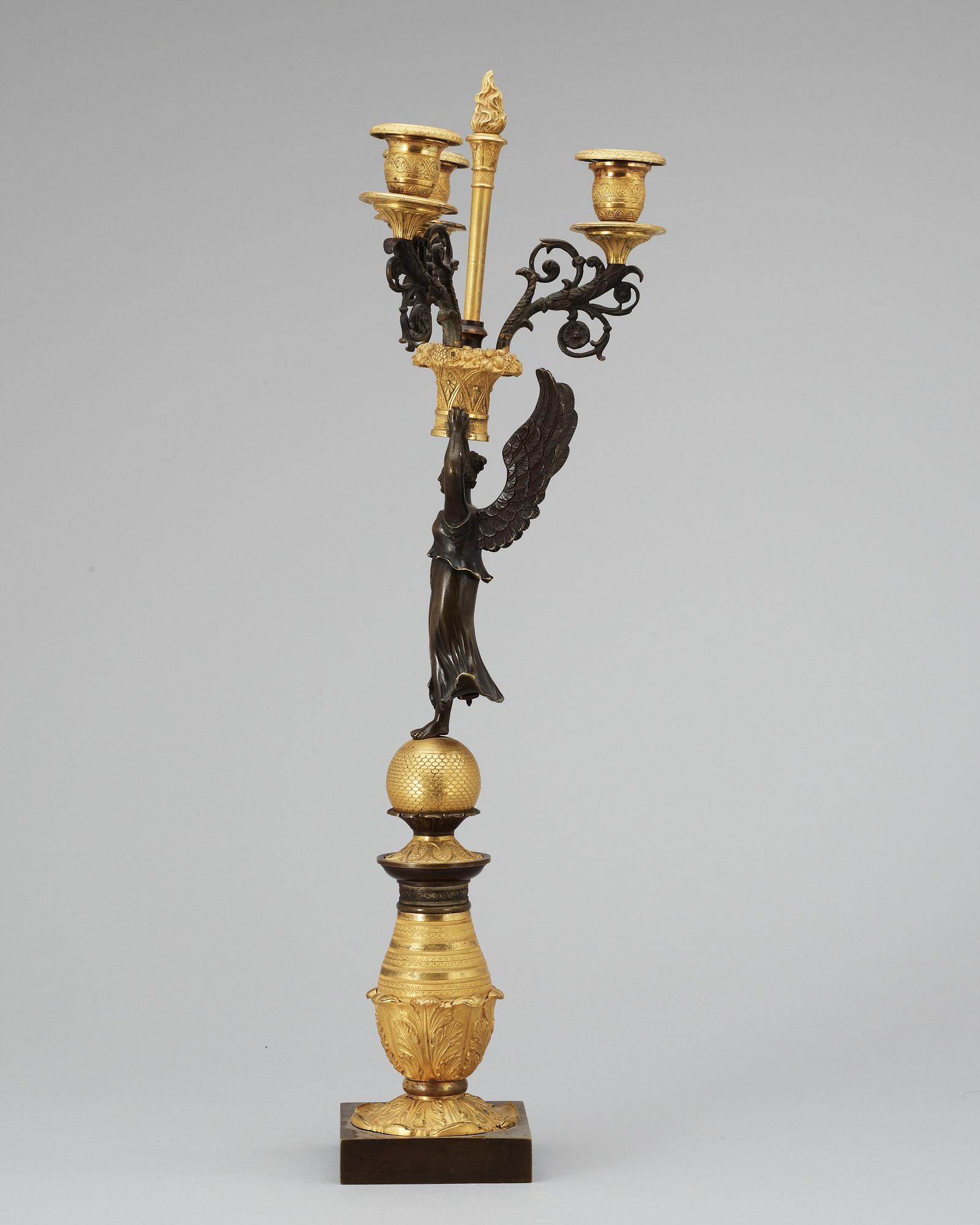 KANDELABER för tre ljus. Empire, 1800-talets första hälft.
