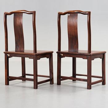 A pair of chairs, presumably Huanghuali, 17/18th Century.