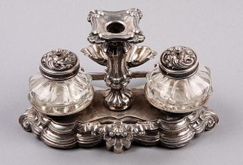 SKRIVBORDSUPPSATS, silver, nyrokoko, Gustaf Theodor Folcker, Stockholm, 1800-talets andra hälft.