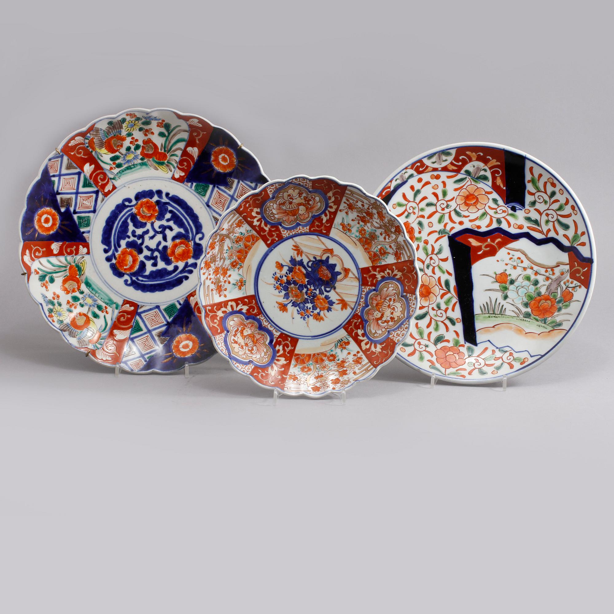 FAT, 2 st samt TALLRIK, porslin, Japan, 1900-tal.