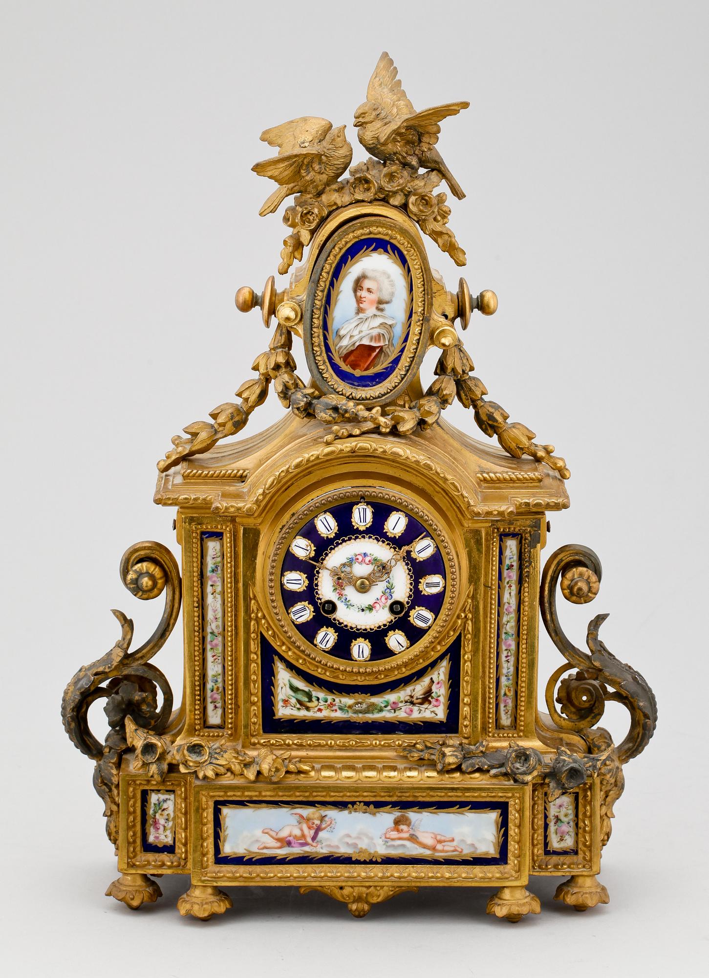 BORDSPENDYL, Frankrike, sent 1800-tal.