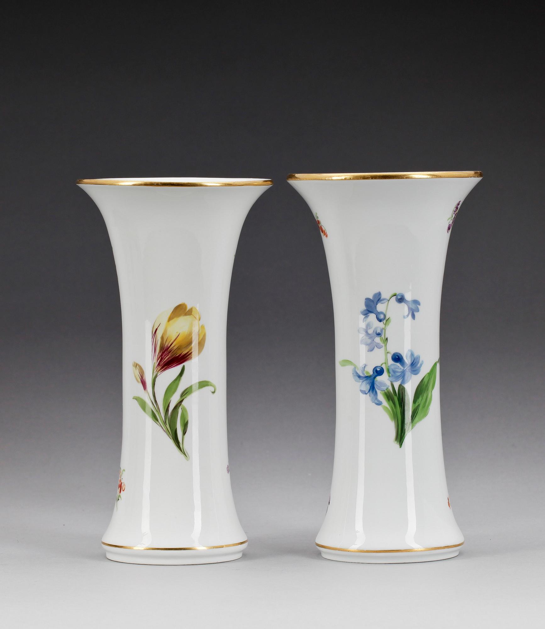 VASER, ett par, porslin, Meissen, 1900-tal.