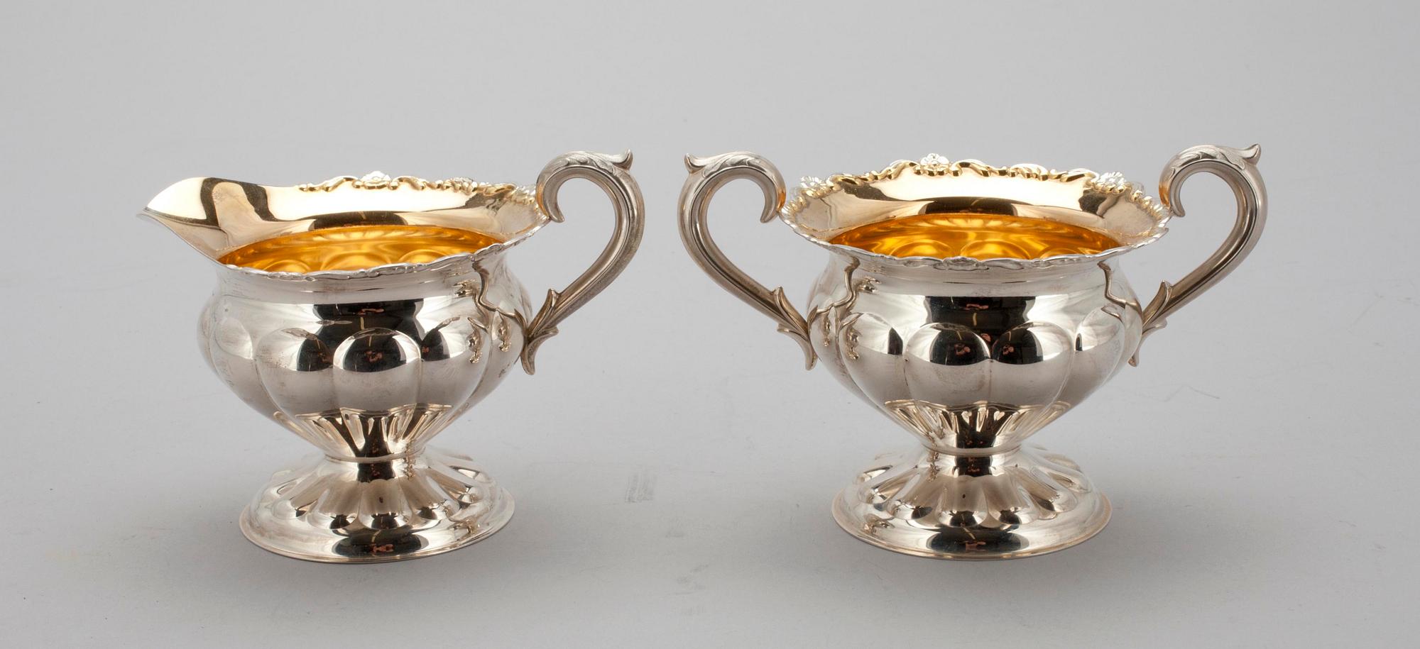 SOCKERSKÅL OCH GRÄDDSNÄCKA, silver, Kultakeskus, 1999. Vikt tot. 172 g.