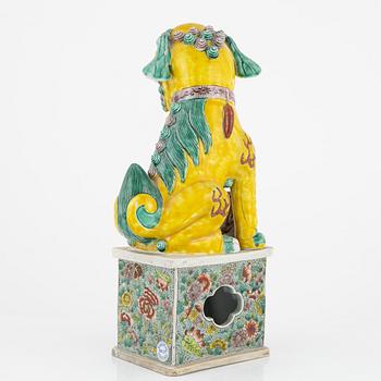 Four porcelain figurines, China, 20th century.