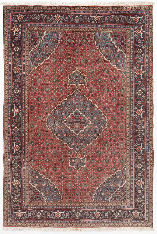 An Ardabil carpet approx. 295 x 200 cm.