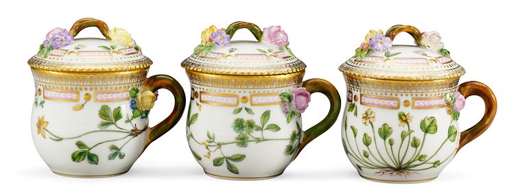 A set of three Royal Copenhagen "Flora Danica" custard cups with cover, 20th cent.
