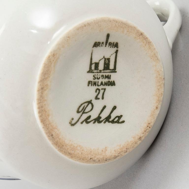 A 34-piece tableware set 'Pekka' for Arabia, Finland 1930/40s.